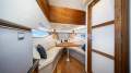 Sea Ray 320 Sundancer Low Hours, Hydraulic Swim Platform & Generator