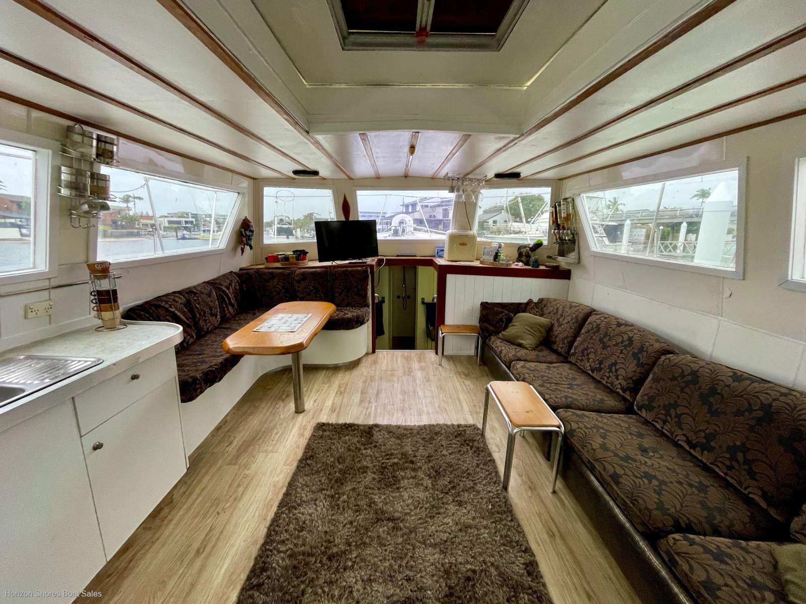 Bruce Roberts 45 Flybridge Cruiser - Huge Volume | Walkaround | Liveaboard