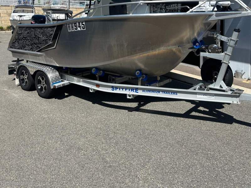 CNC Marine 6100 Centre Console - Built at Hellfire Marine Wangara