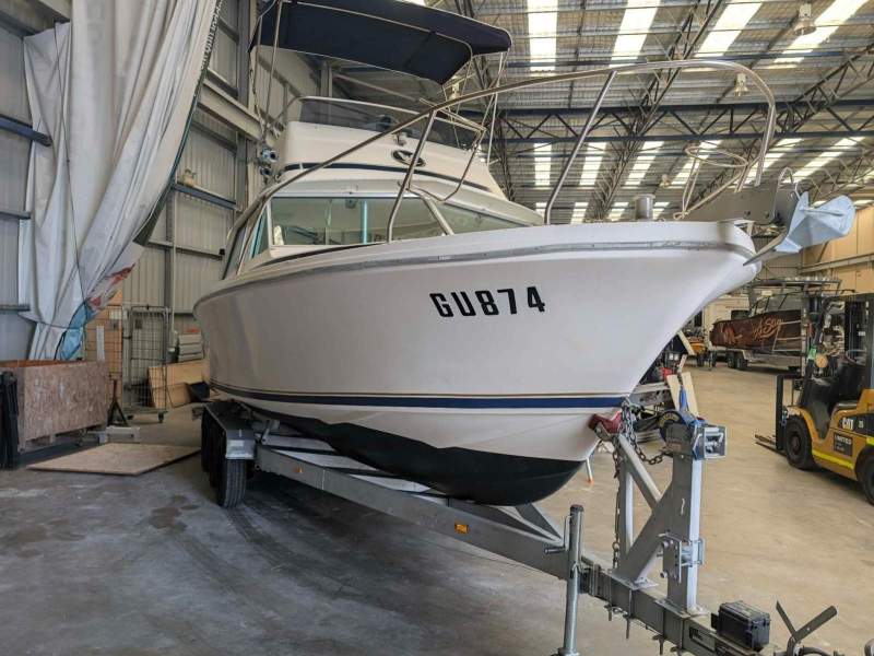 Bertram 25 Flybridge RE powered beauty, 150 hours on amazing trailer