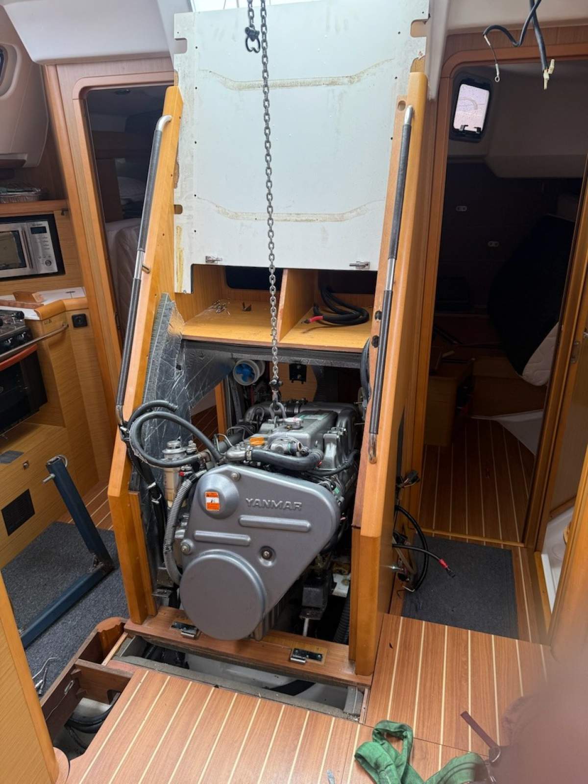 Yanmar 4JH4-HTE marine diesel engine package