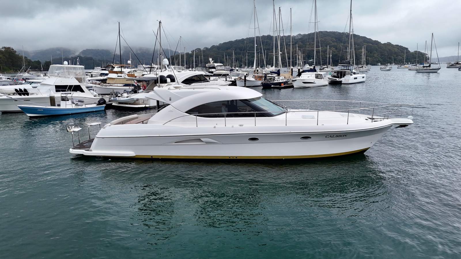 Riviera 4700 Sport Yacht