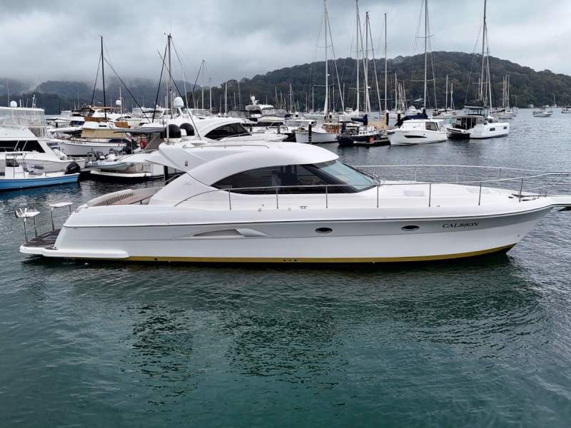 Riviera 4700 Sport Yacht