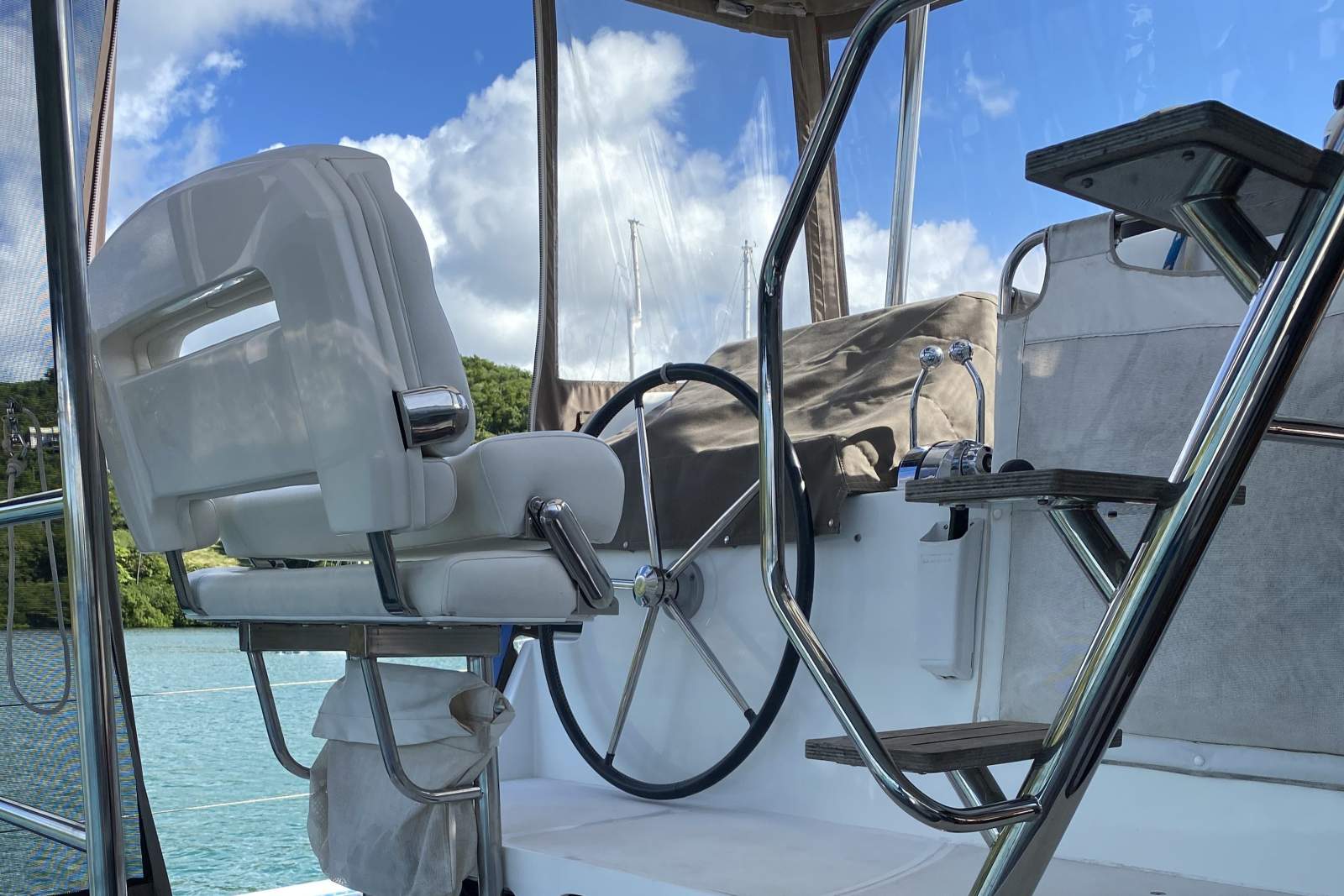 Lagoon 42