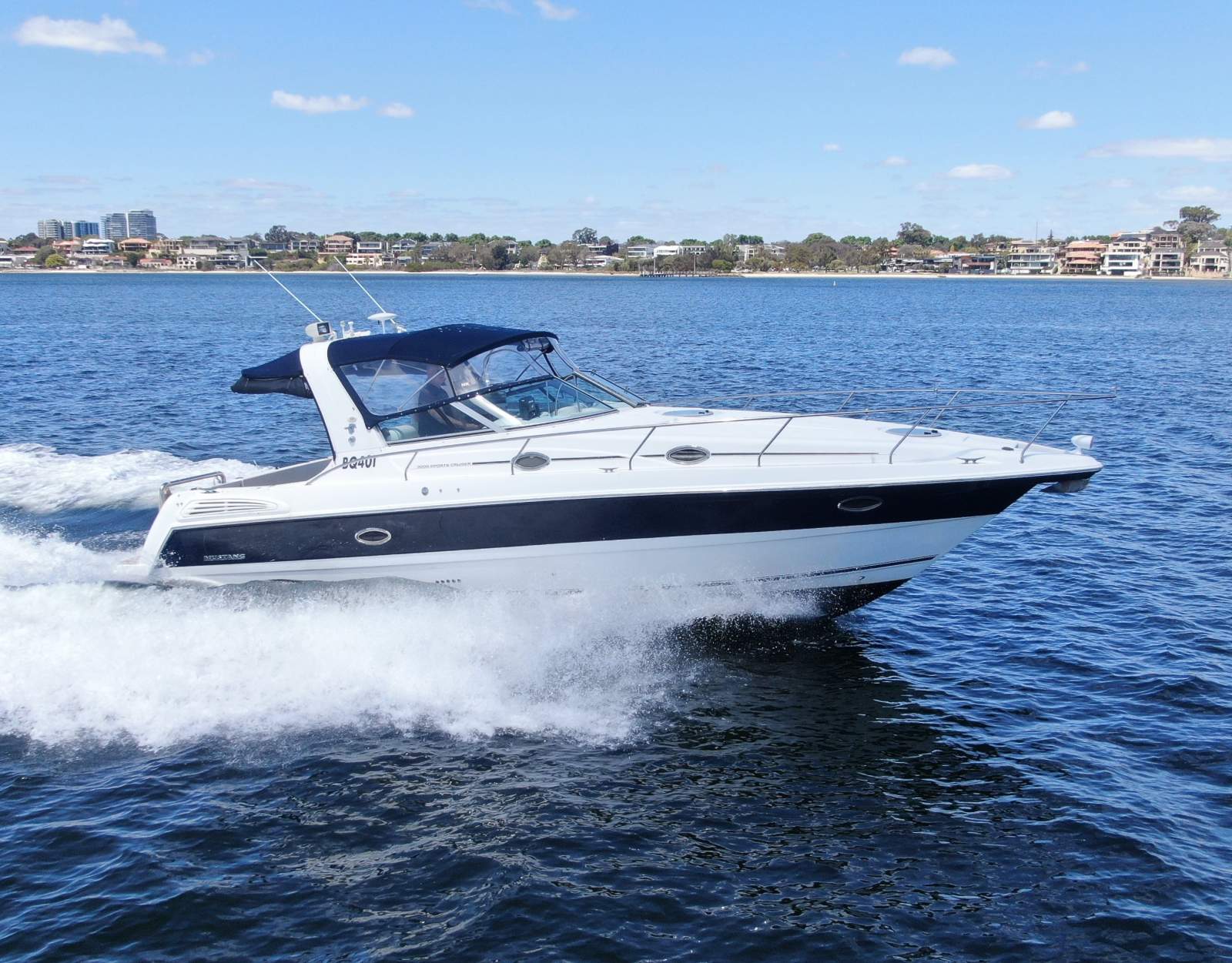 Mustang 3800 Sportscruiser Rebuilt engine, teak decking