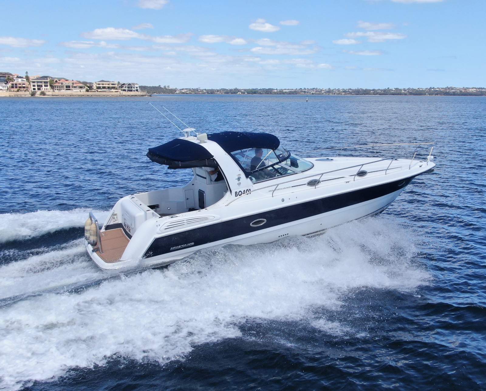 Mustang 3800 Sportscruiser Rebuilt engine, teak decking