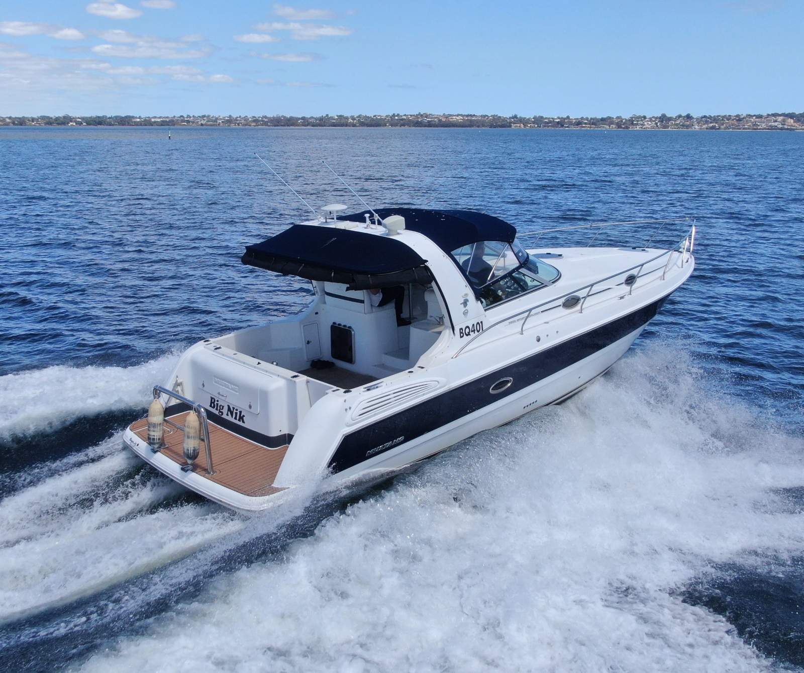 Mustang 3800 Sportscruiser Rebuilt engine, teak decking