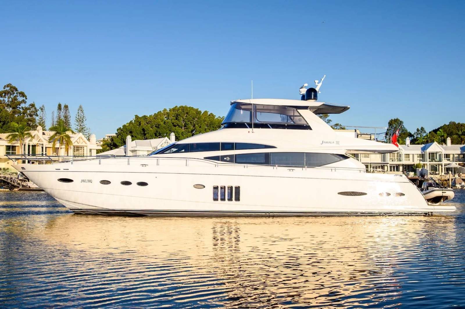 Princess 78 Motor Yacht:Exterior side profile