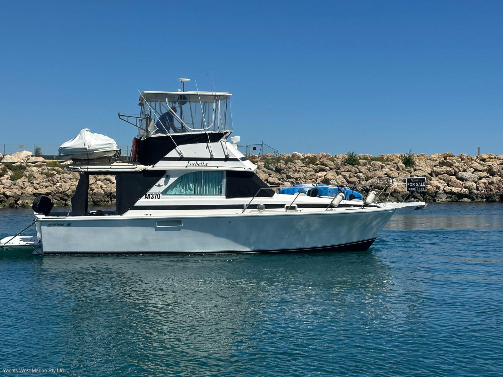 Bertram 35 Flybridge MK3 with 2 x Caterpillar Diesels:BERTRAM 35 by YACHTS WEST ph 9335 7788