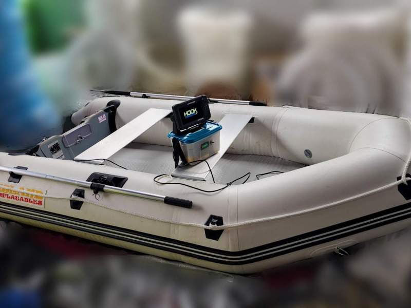 Island Inflatables Island Airdeck 290 Includes Lowrance Hook Reveal fish-finder
