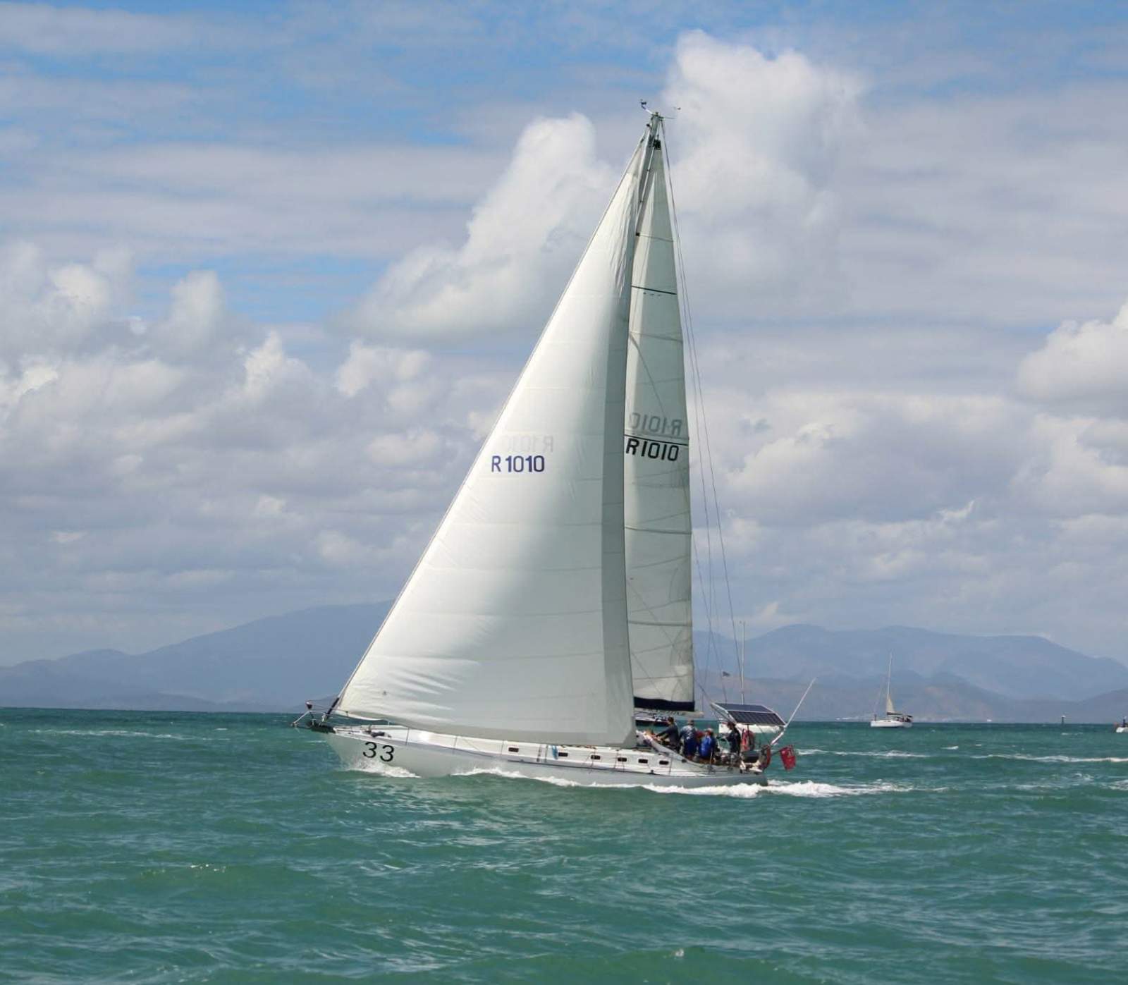 RAGAMUFFIN 111 47 German Frers in Survey