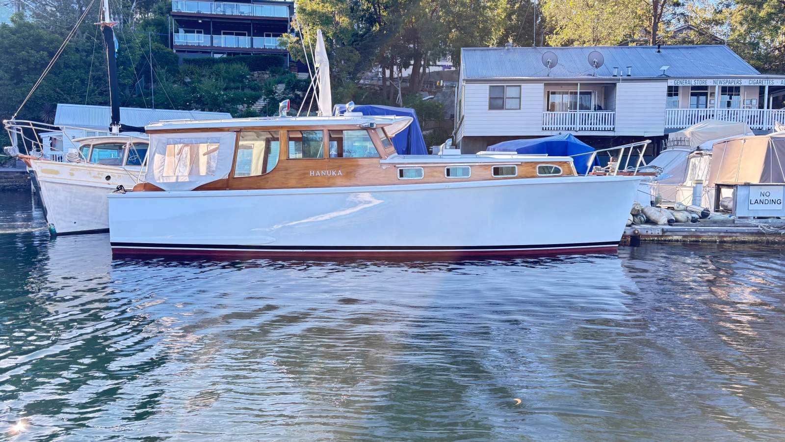 Halvorsen Sedan Cruiser 30' Halvorsen Sedan Cruiser 'Hanuka' - 1/3 Share