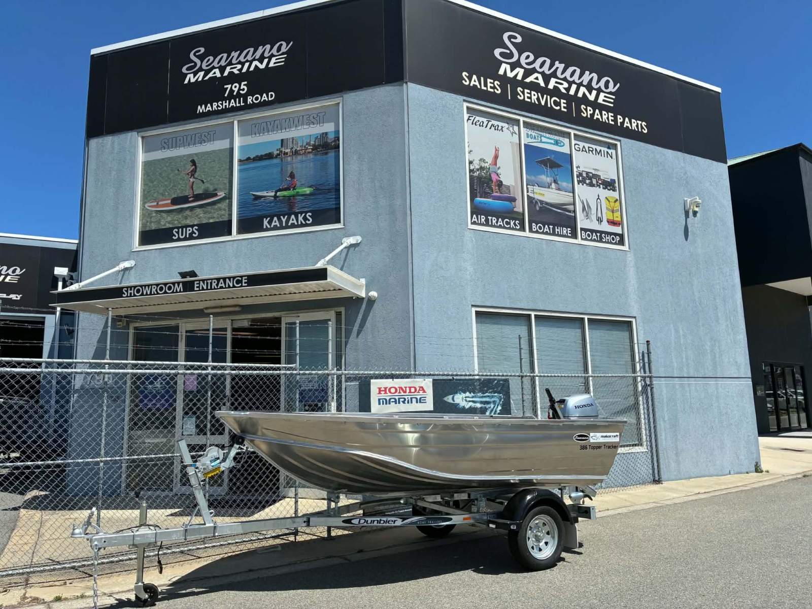 Makocraft 386 Topper Tracker Package