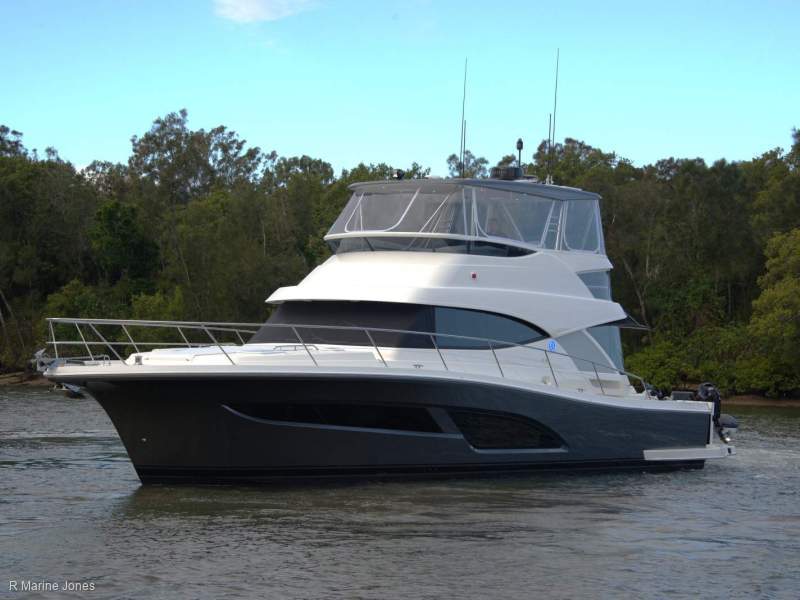 Riviera 46 Sports Motor Yacht