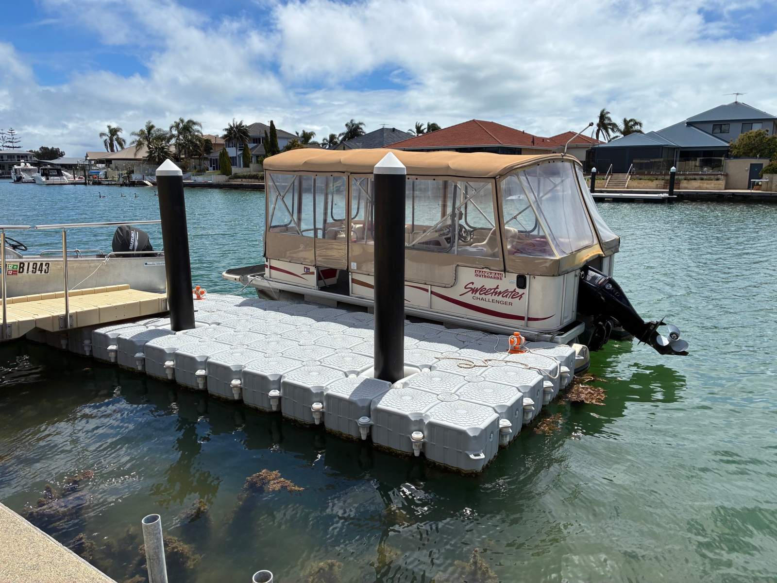 Sweetwater Challenger 180 HD Pontoon boat