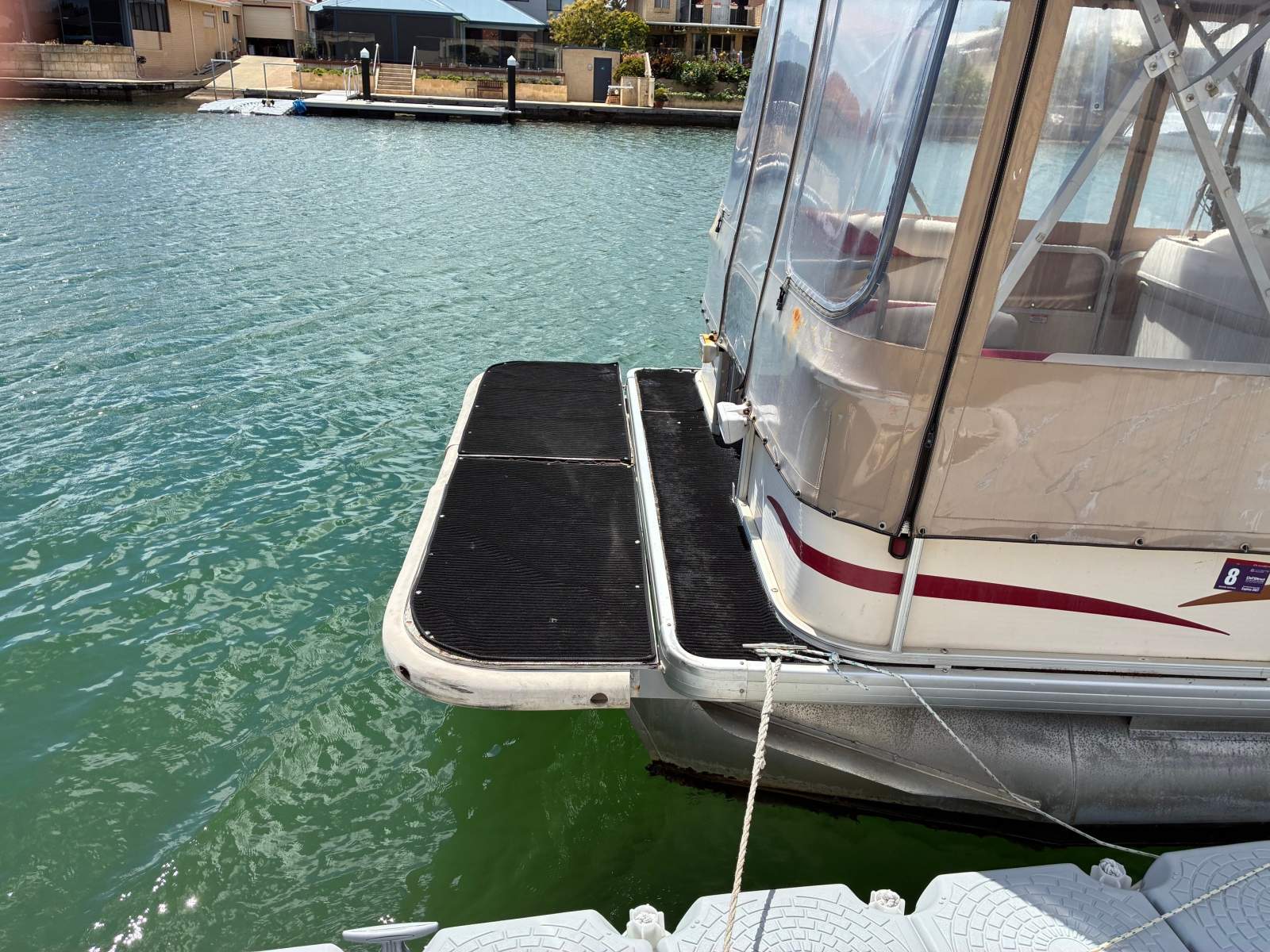 Sweetwater Challenger 180 HD Pontoon boat