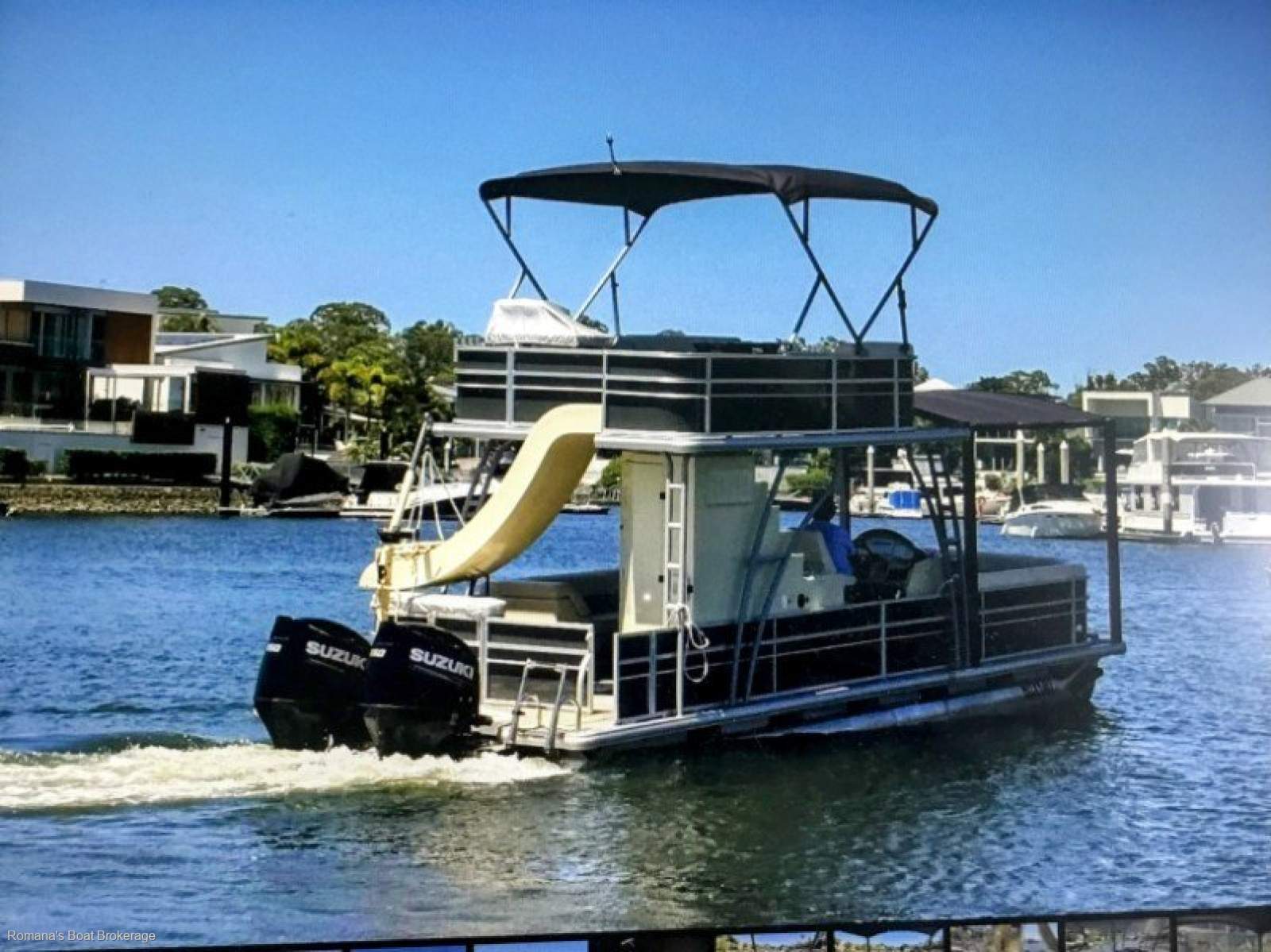 Sun Tracker XL 3010 Flybridge