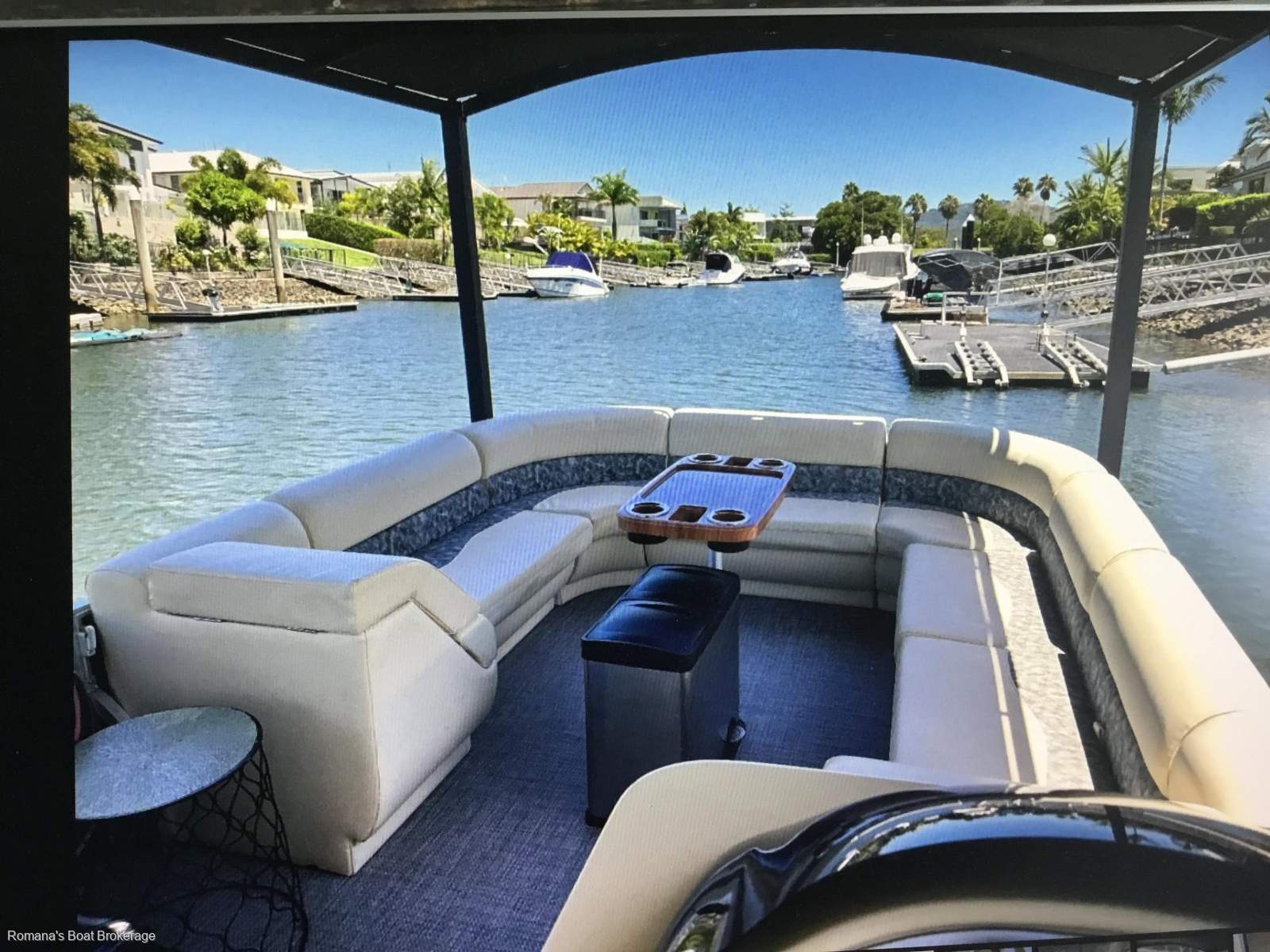 Sun Tracker XL 3010 Flybridge