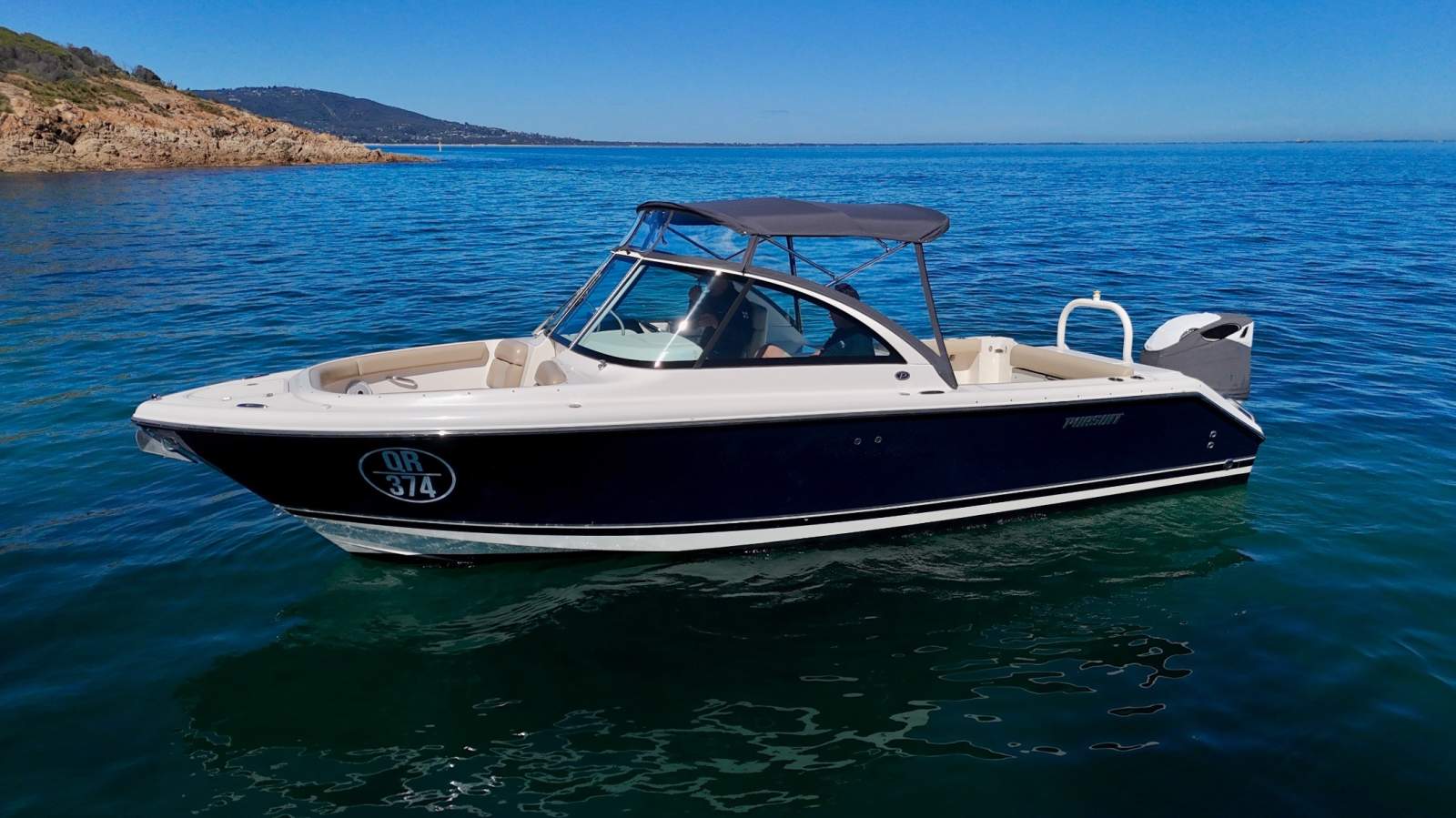 Pursuit DC265 Only 57 hours complete with alloy trailer
