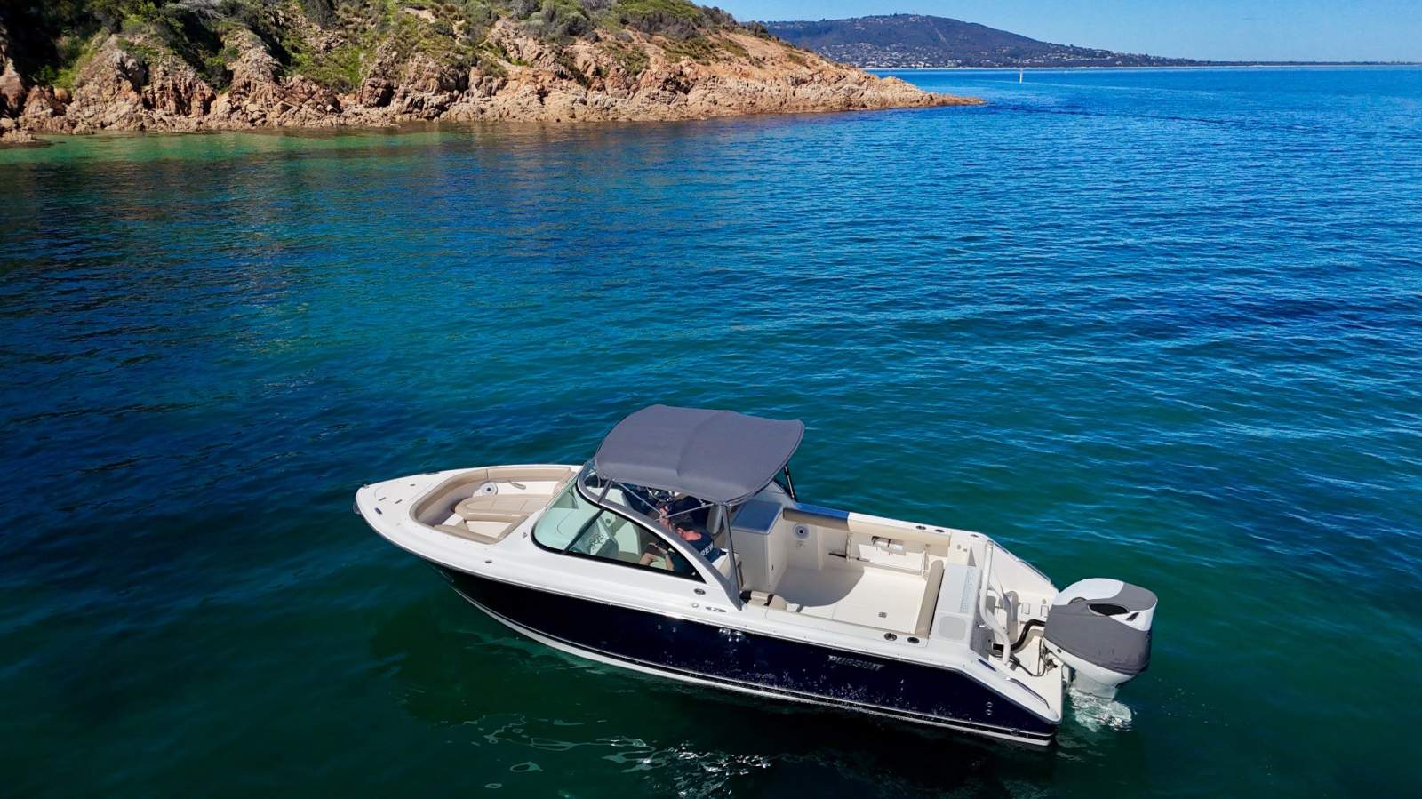 Pursuit DC265 Only 57 hours complete with alloy trailer