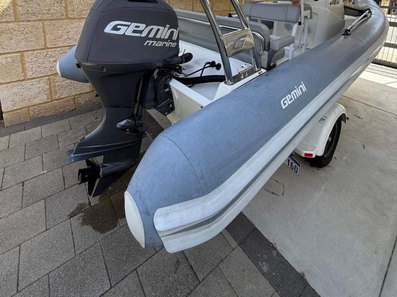 Gemini Centre Console 650