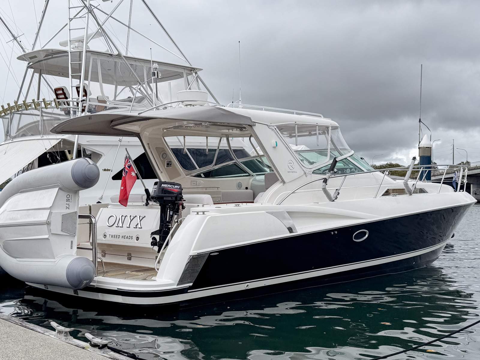 Riviera M400 Sports Cruiser