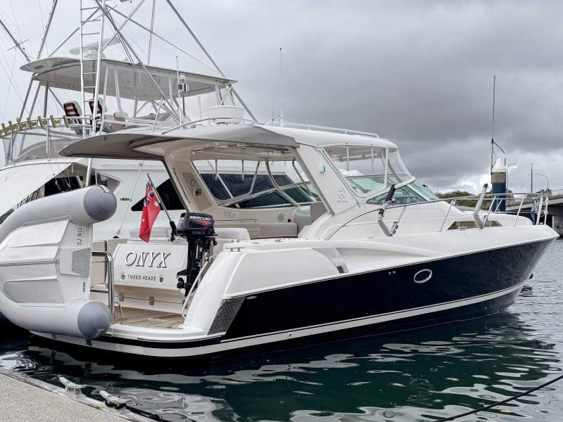 Riviera M400 Sports Cruiser