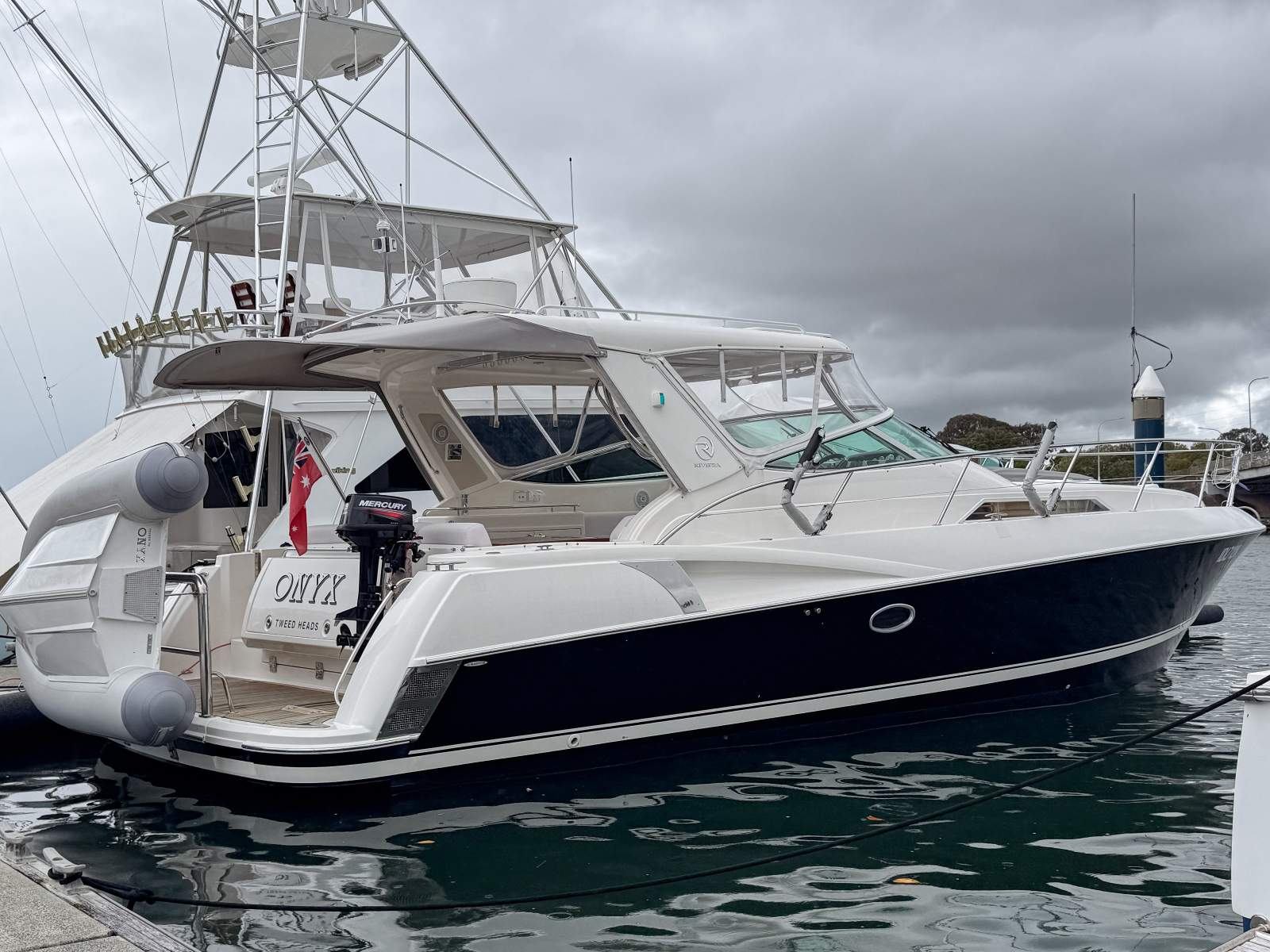 Riviera M400 Sports Cruiser