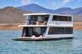 ONE LIFE Houseboat Holiday Home on Lake Eildon:One Life on Lake Eildon