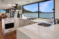 ONE LIFE Houseboat Holiday Home on Lake Eildon:One Life on Lake Eildon