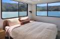 ONE LIFE Houseboat Holiday Home on Lake Eildon:One Life on Lake Eildon