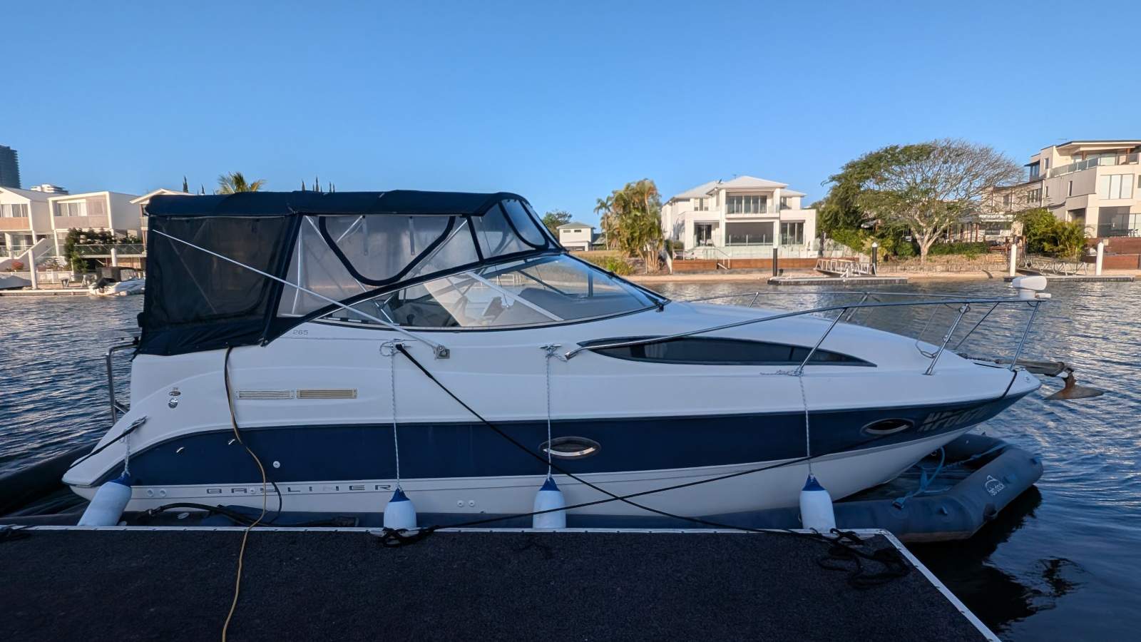 Bayliner 265 Ciera (Wide Body) plus Fabdock