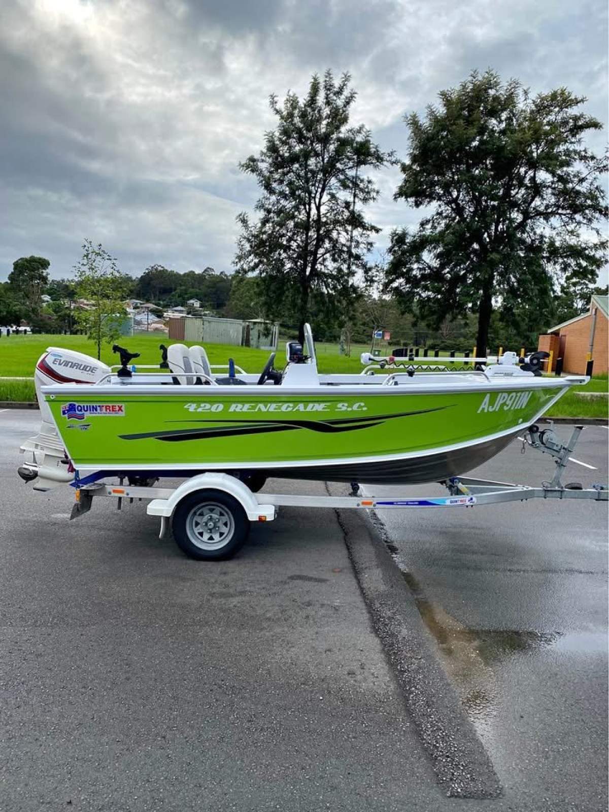 Quintrex 420 Renegade SC