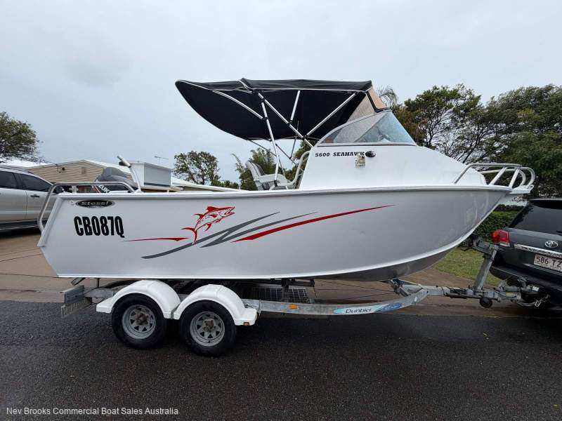 Stessl 560 Seahawk Half Cabin