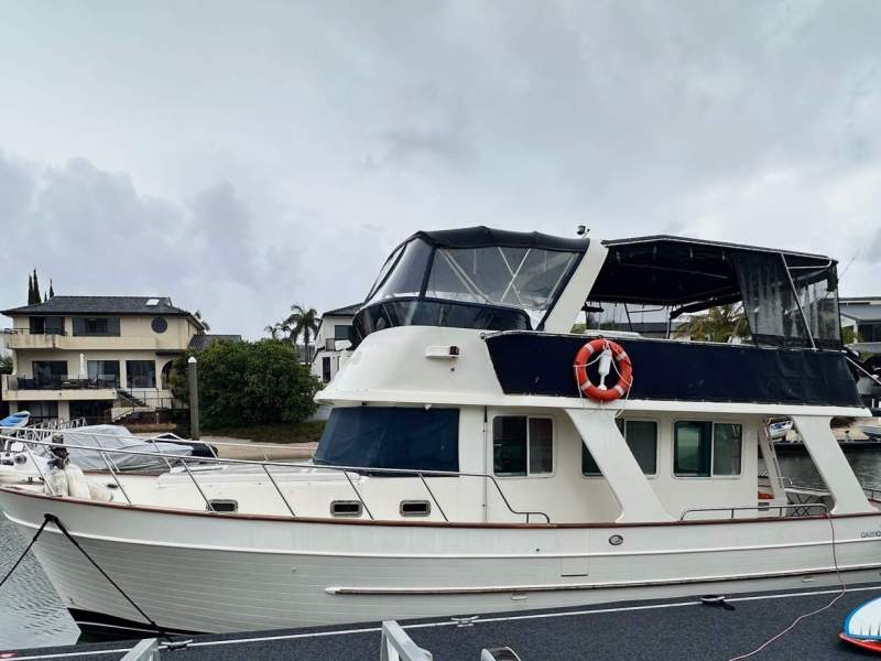 Clipper Heritage 40 - Classic Flybridge Cruiser