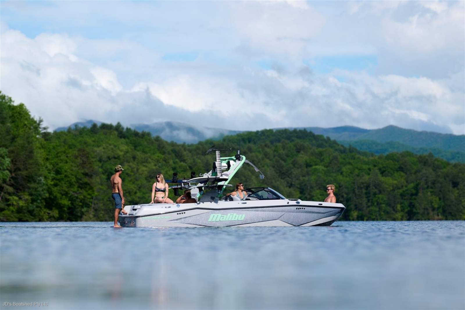 Malibu Wakesetter 22LSV