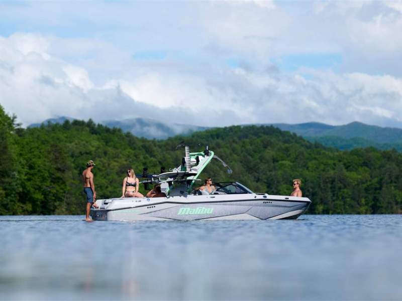 Malibu Wakesetter 22LSV