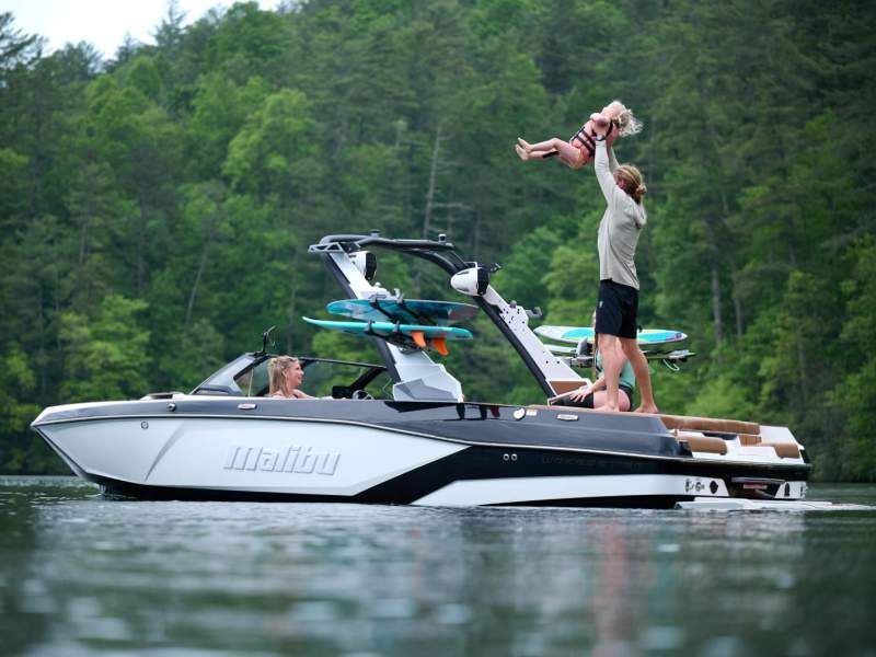 Malibu Wakesetter 21