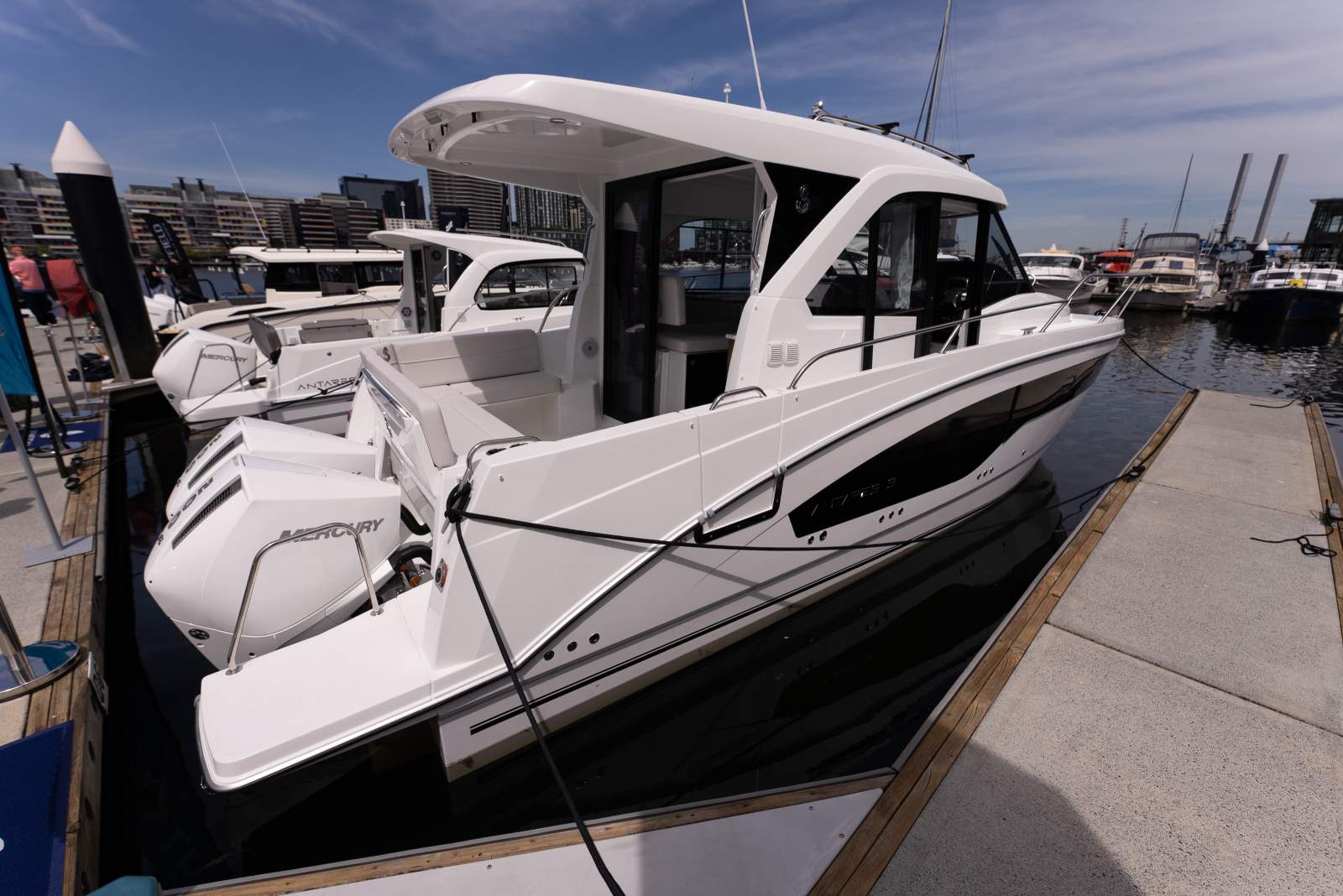 Beneteau Antares 9.0 OB