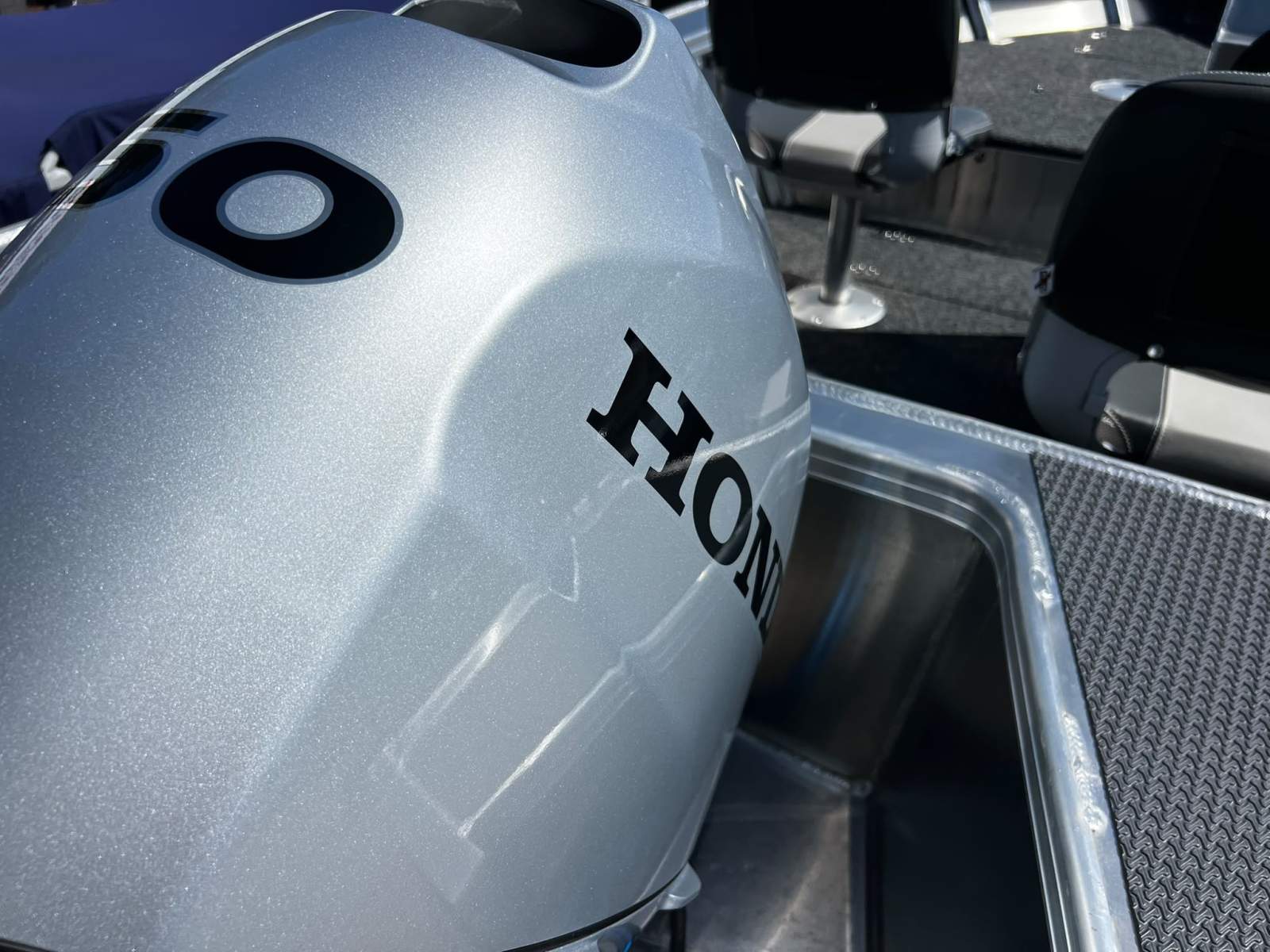 Sea-Trex 442 Fisherman Side Console