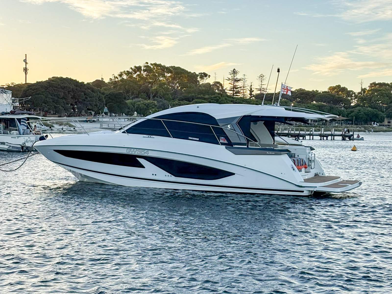 Beneteau Gran Turismo 36 - Low hrs, joystick, lithium, solar & air-con