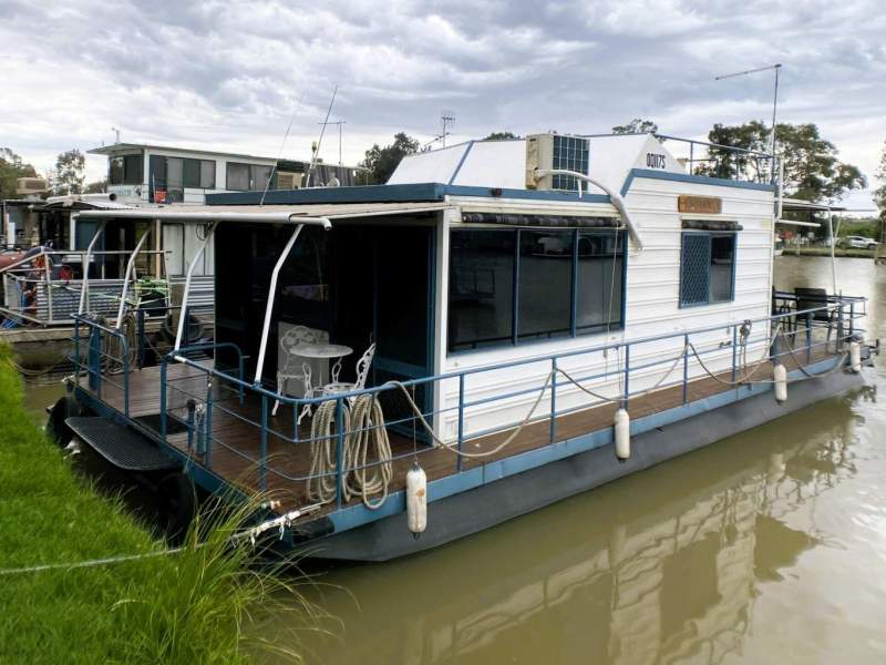 "Riverbend II" Dual Deck Queen Bed One Bath H/Boat