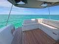 Jeanneau NC 33 Twin Diesel, just 105 hours