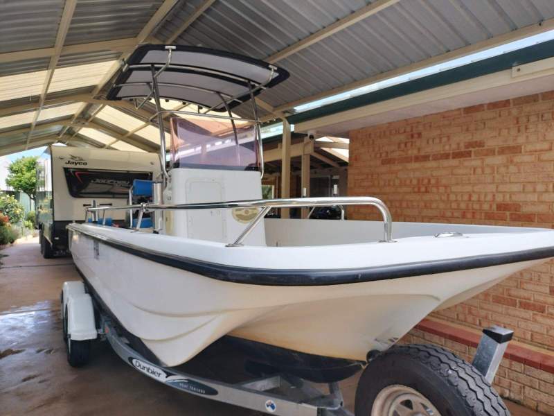 Ocean Whaler 565