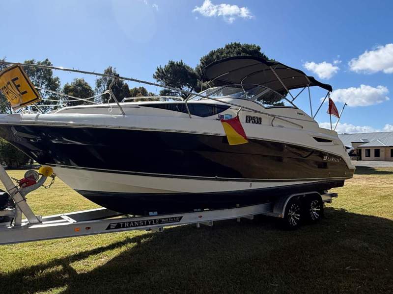 Larson Cabrio 857 Great family boating