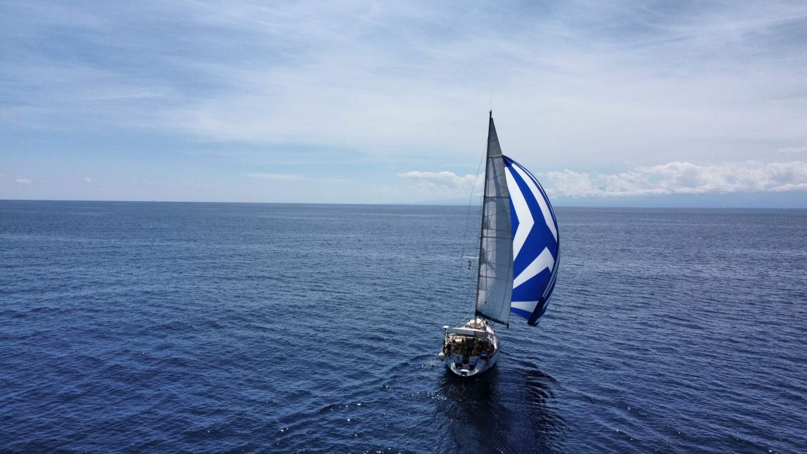 Bavaria 42 | turnkey | liveaboard-equipped