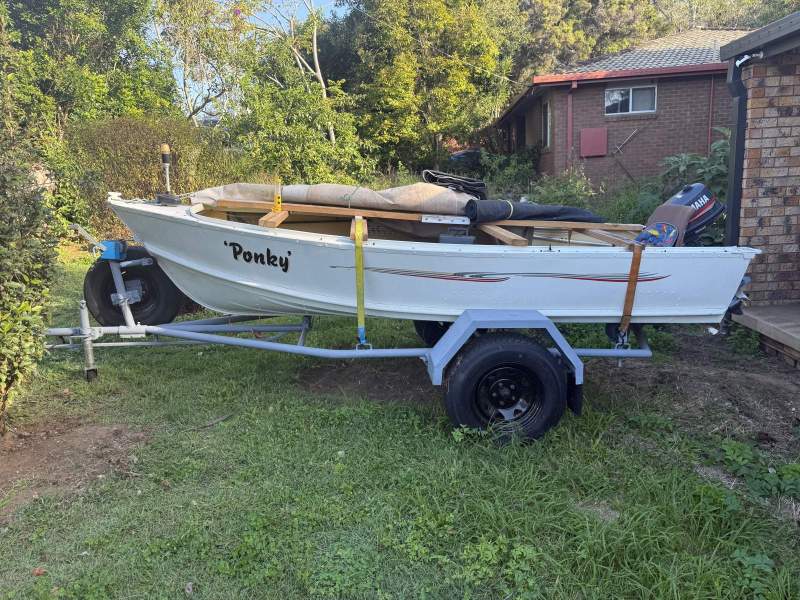 De Havilland Sea Topper 12 ft Runabout with trailer