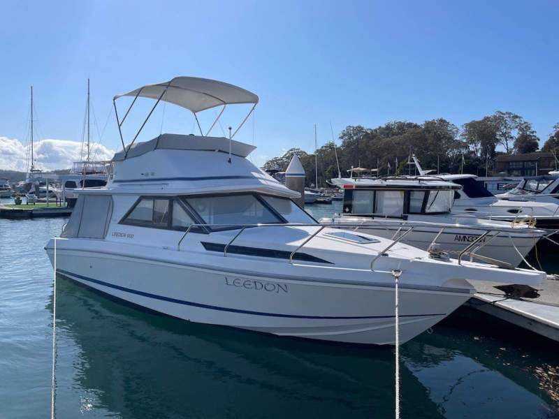 Leeder 900 Flybridge