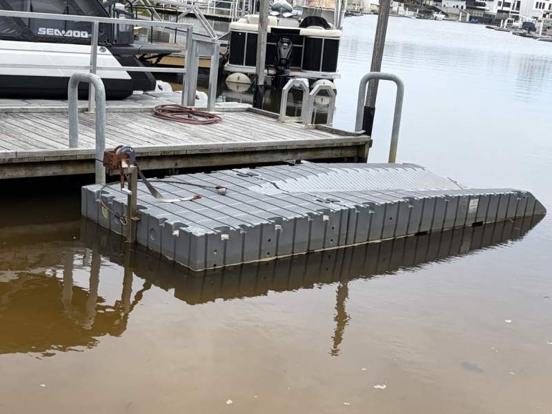 Floating Jet Ski Dock / PWC Drive-On Dock WITH Pontoon Anchors Winch