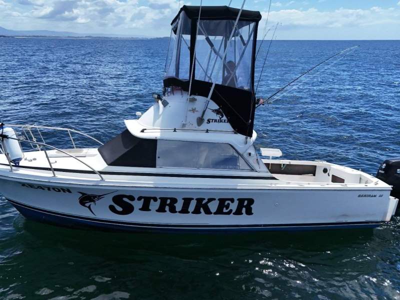 Bertram Caribbean 25 Flybridge